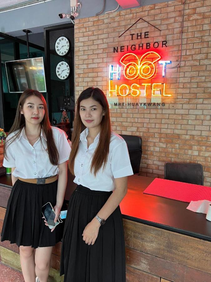 Hoot Hostel & Ratchada Bangkok Bagian luar foto