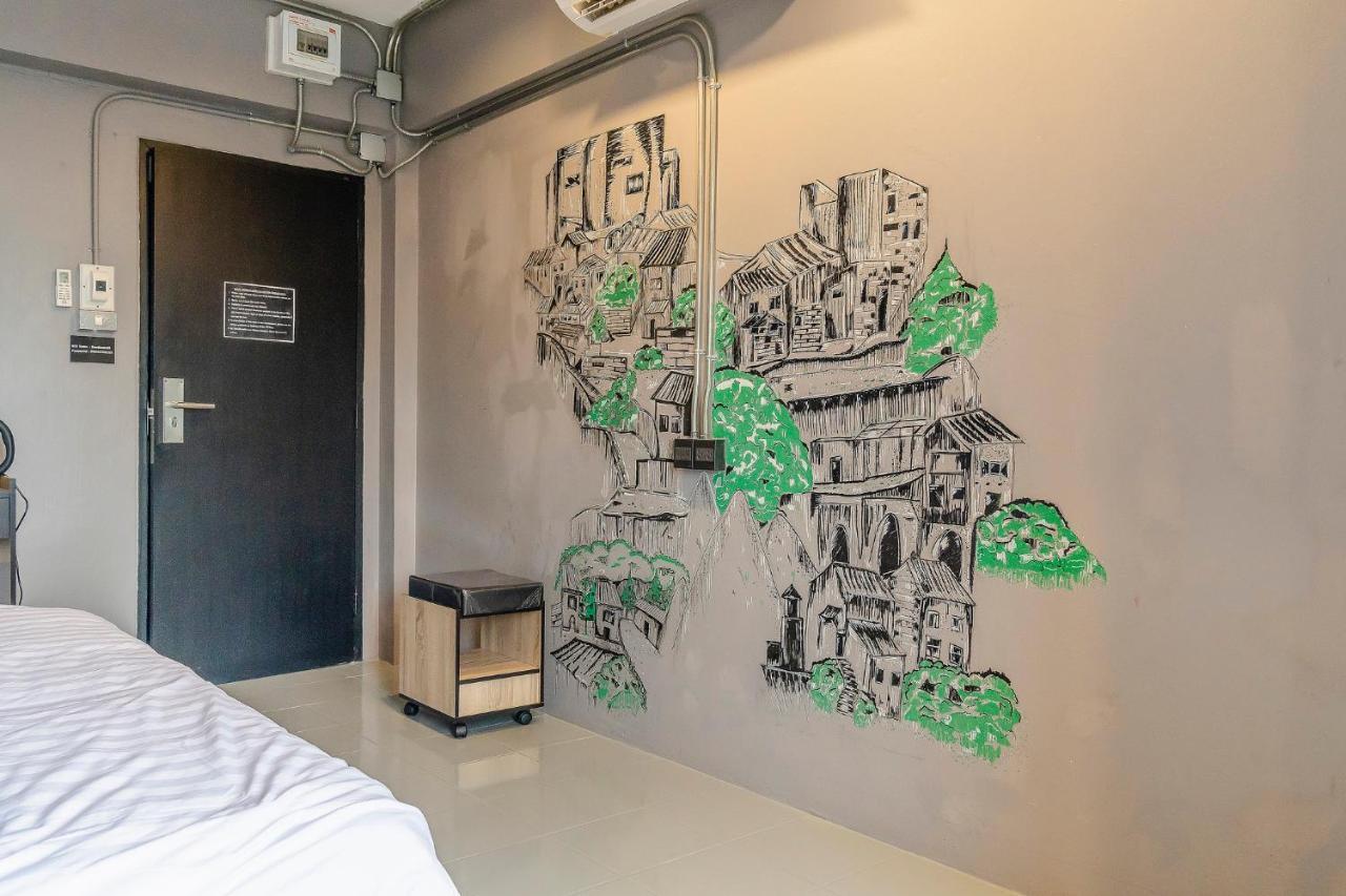 Hoot Hostel & Ratchada Bangkok Bagian luar foto